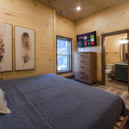 Luxury 12-Bedroom Cabin With Indoor Pool, Hot Tub & Movie Theater, Sleeps 36 سيفيرفيل المظهر الخارجي الصورة