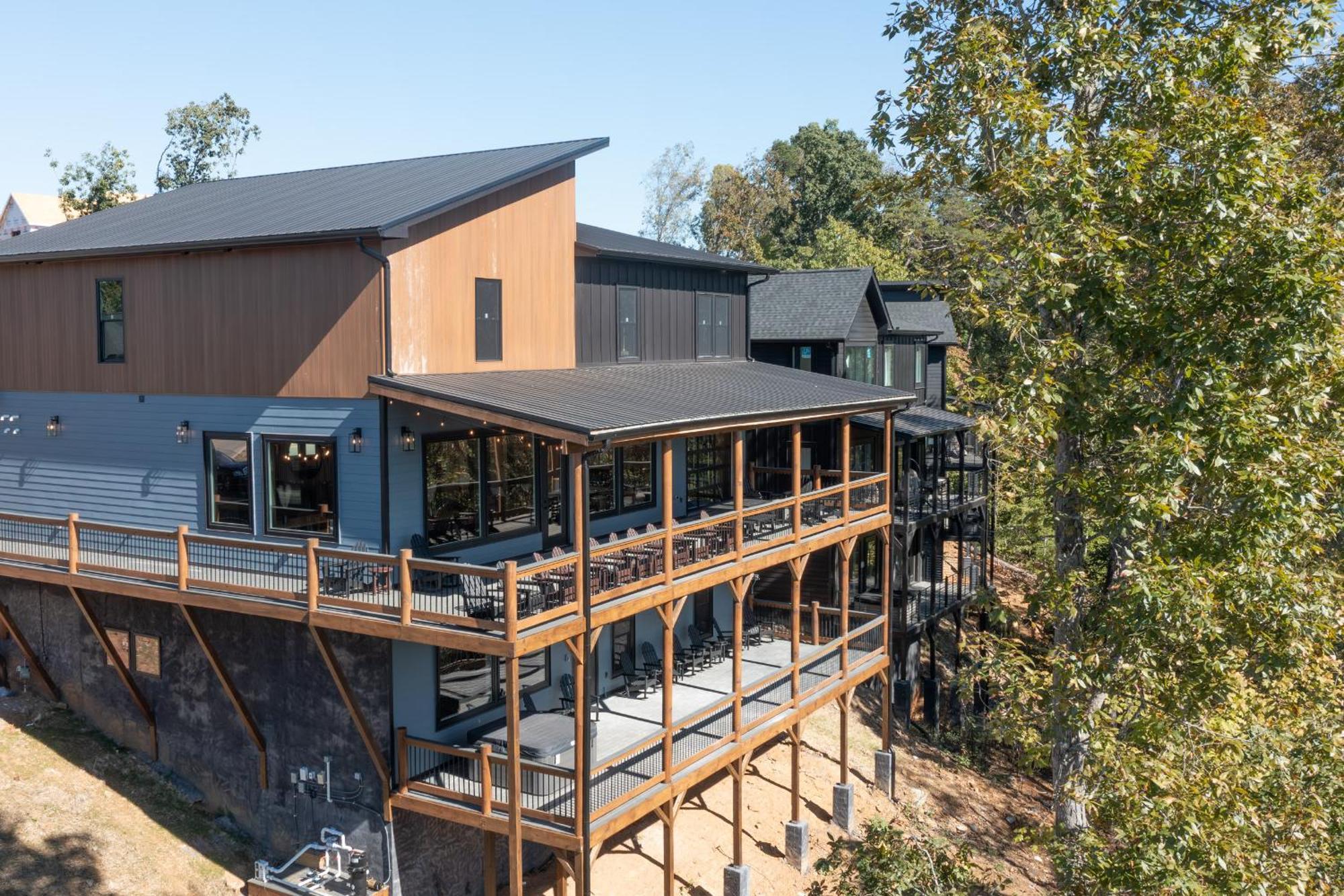 Luxury 12-Bedroom Cabin With Indoor Pool, Hot Tub & Movie Theater, Sleeps 36 سيفيرفيل المظهر الخارجي الصورة