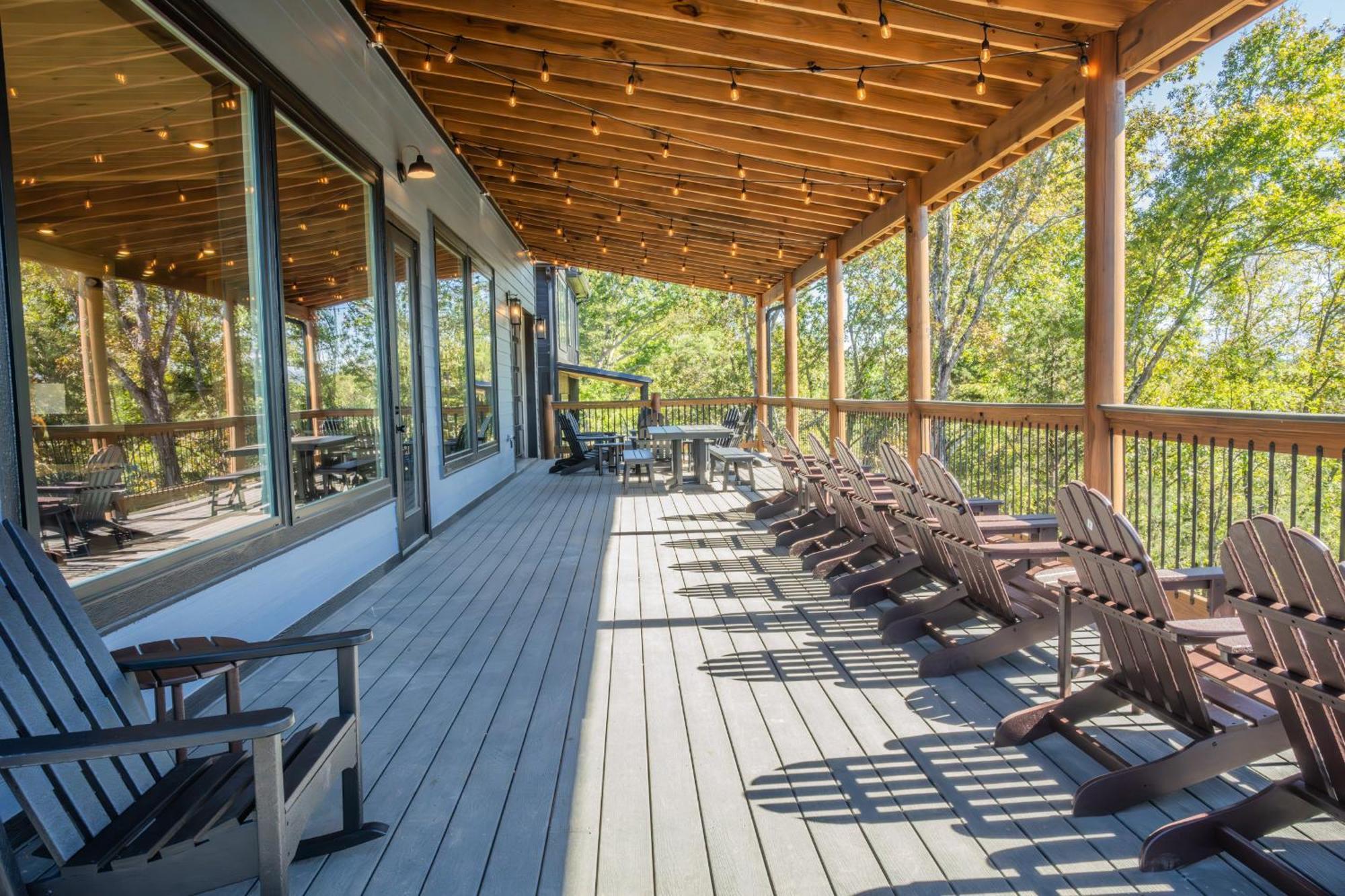 Luxury 12-Bedroom Cabin With Indoor Pool, Hot Tub & Movie Theater, Sleeps 36 سيفيرفيل المظهر الخارجي الصورة